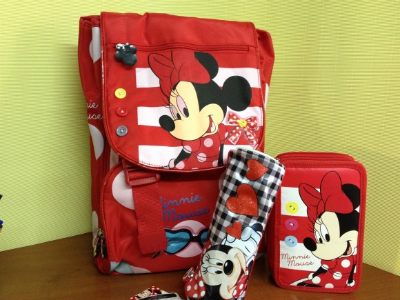 Zaino e astuccio scuola Minni Mouse, per  ritornare a scuola  in compagnia degli amati personaggi Disney - Le Shopping News Il Magazine per gli Appassionati di Moda e Tendenze