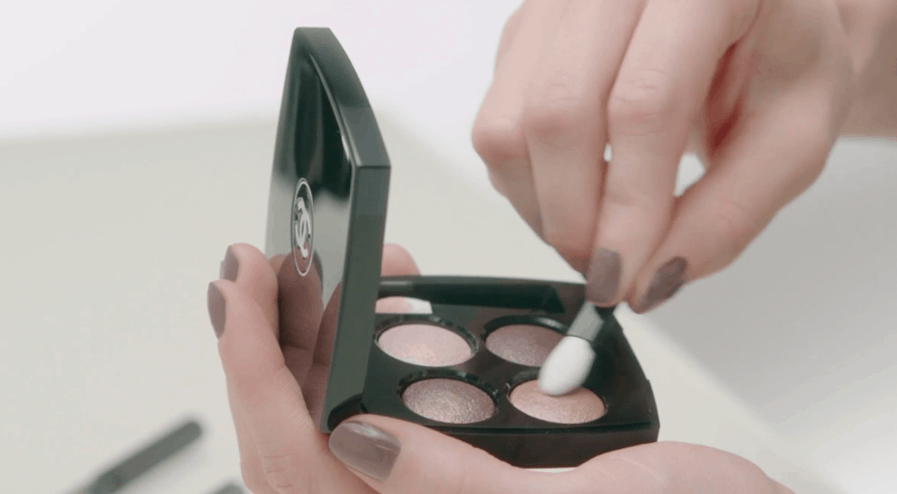 Stylo yeux waterproof di Chanel:  nuovi colori per un make up intenso e sensuale - Le Shopping News Il Magazine per gli Appassionati di Moda e Tendenze
