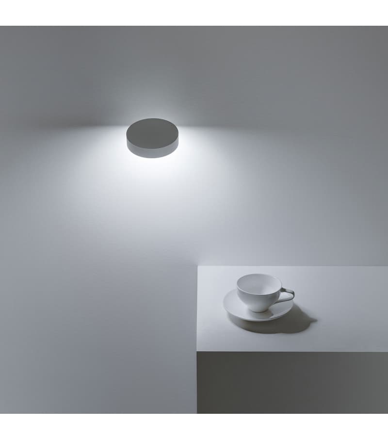 clip-davide-groppi-lampada-da-parete Lampade da tavolo: una scelta perfetta per la casa fra le creazioni di design di Davide Groppi