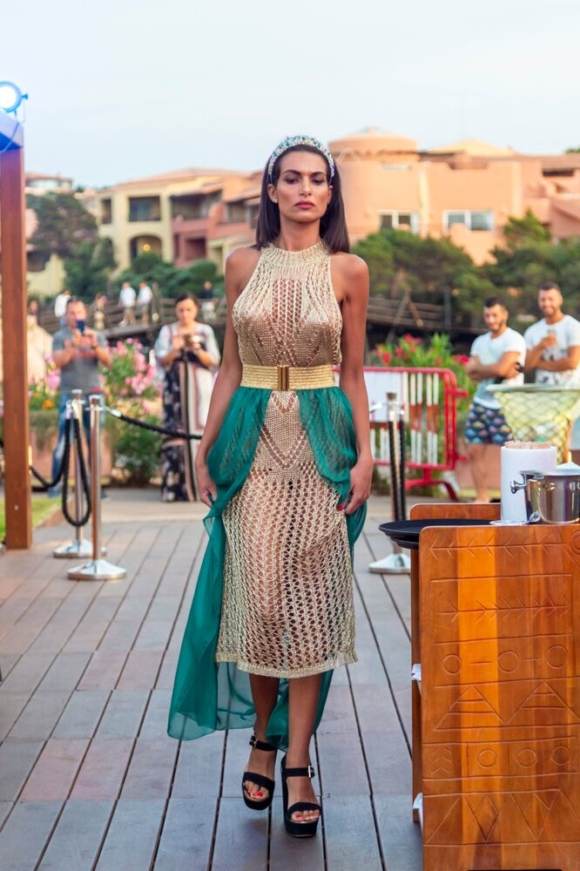 Eles Italia sfila al Nikki Beach, nello splendido contesto di Porto Cervo - Le Shopping News Il Magazine per gli Appassionati di Moda e Tendenze