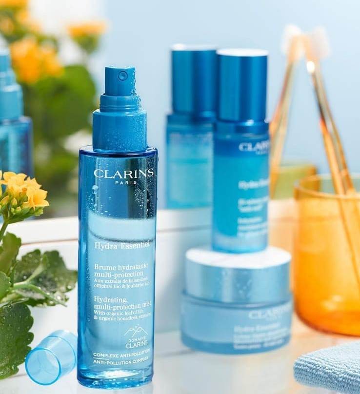 Hydra Essentiel: uno "shot" di idratazione Clarins - Le Shopping News Il Magazine per gli Appassionati di Moda e Tendenze