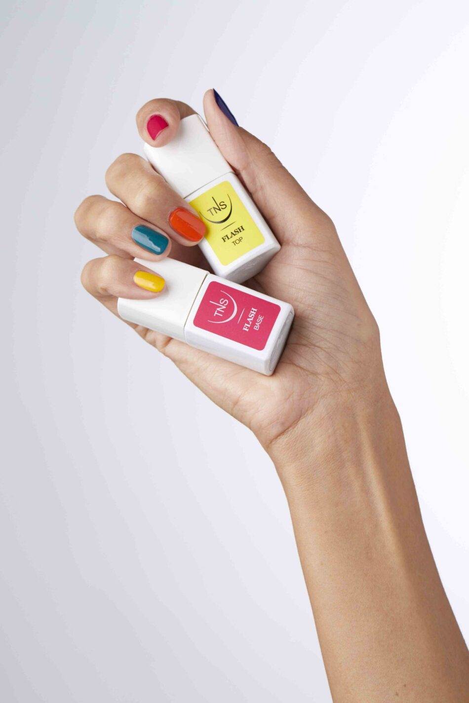 Flash by TNS Firenze, per una manicure rapida e brillante - Le Shopping News Il Magazine per gli Appassionati di Moda e Tendenze