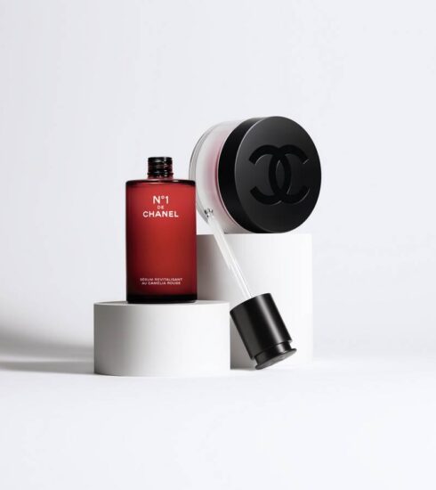 N°1 De Chanel Siero Rivitalizzante Occhi: per uno sguardo fresco e luminoso con l'estratto di camelia rossa