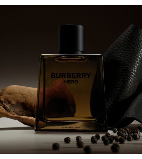 Burberry Hero Parfum Intense: la fragranza maschile audace