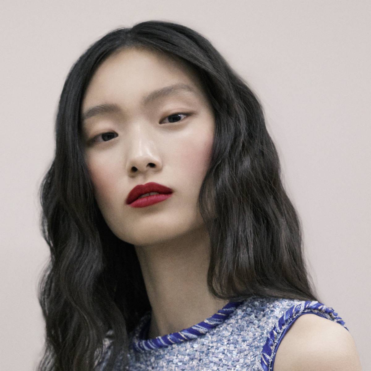 Chanel Haute Couture beauty look 2025 per un trucco raffinato e senza tempo - Le Shopping News Il Magazine per gli Appassionati di Moda e Tendenze